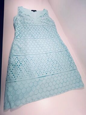 Banana Republic Aqua Eyelet Dress Size 2 Sleeveless Sheath Lace Spring Summer